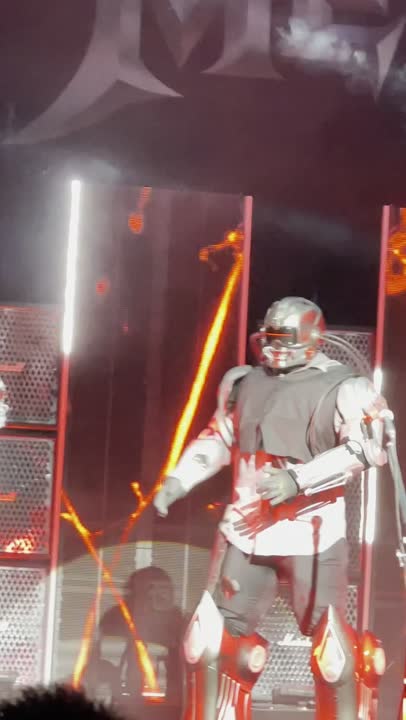 Clip: Megadeth — Redneck (Megadeth at Concord Pavilion)