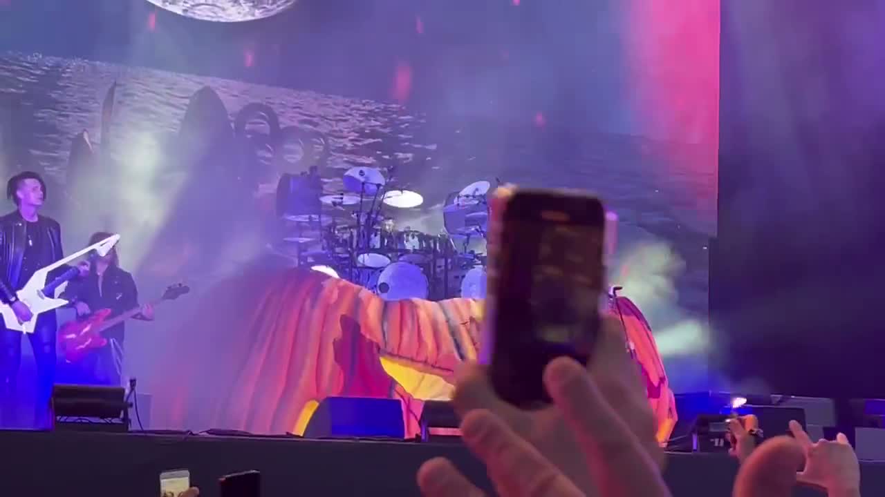 Clip: Helloween — Halloween (Helloween at Hellfest Open Air)