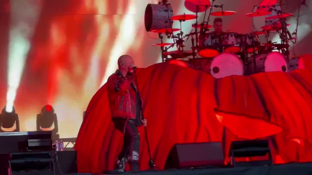 Clip: Helloween — Halloween (Helloween at Hellfest Open Air)