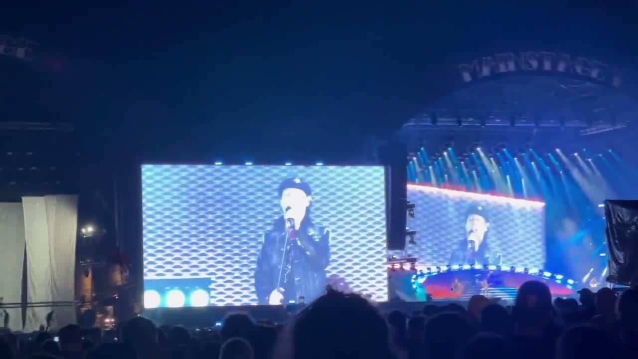 Clip: Scorpions — Gas in the Tank (Scorpions at Hellfest Open Air)