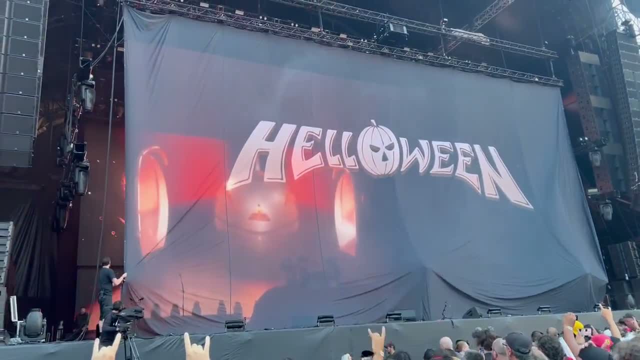 Clip: Helloween — Halloween (Helloween at Hellfest Open Air)