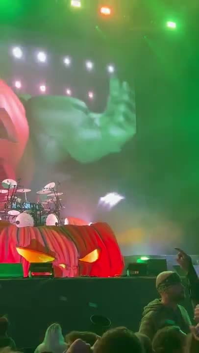 Clip: Helloween — Halloween (Helloween at Hellfest Open Air)