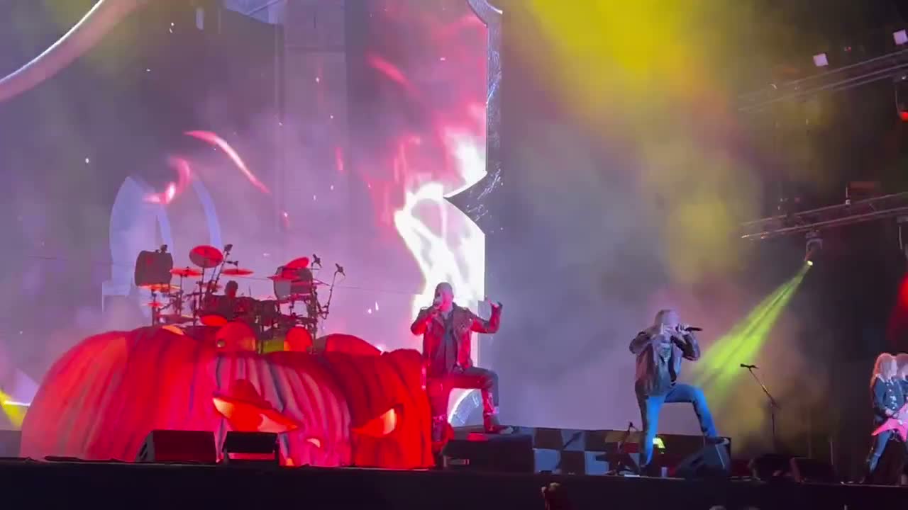Clip: Helloween — Halloween (Helloween at Hellfest Open Air)