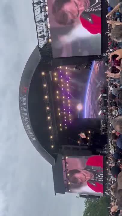 Clip: Steve Vai (Steve Vai at Hellfest Open Air)
