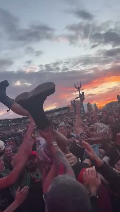 Clip: Helloween — Halloween (Helloween at Hellfest Open Air)
