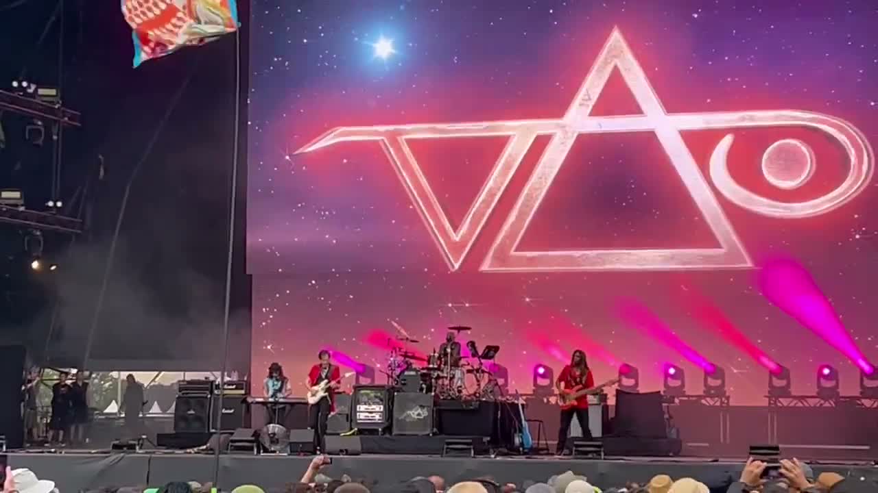 Clip: Steve Vai (Steve Vai at Hellfest Open Air)