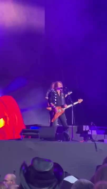 Clip: Helloween — Halloween (Helloween at Hellfest Open Air)