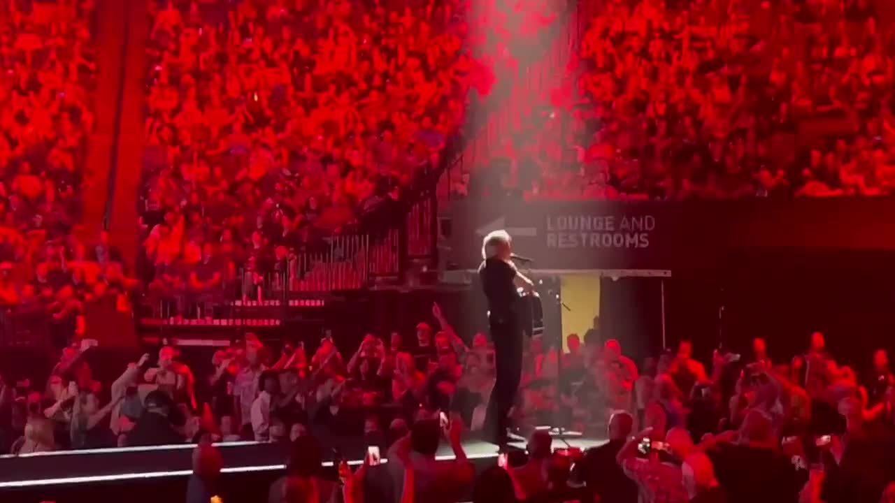 Clip: Roger Waters (Roger Waters at Golden 1 Center)