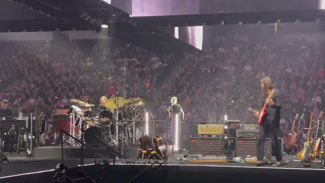 Clip: Roger Waters (Roger Waters at Golden 1 Center)