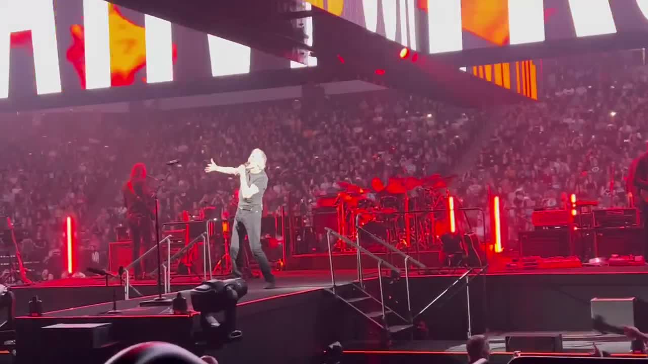 Clip: Roger Waters (Roger Waters at Golden 1 Center)