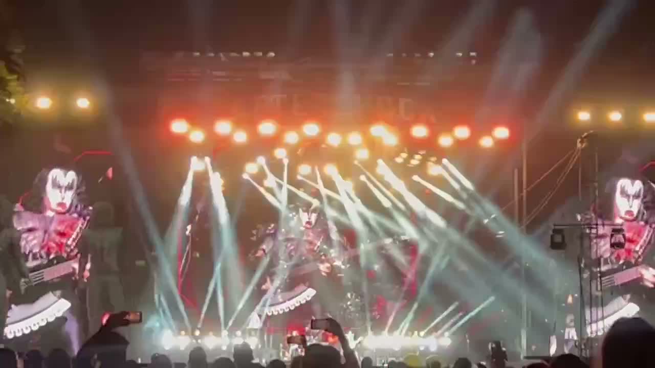 Clip: KISS (KISS at AfterShock — Discovery Park)