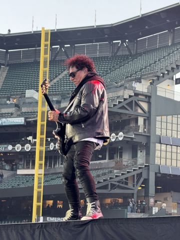 Photo: Journey (Journey at Oracle Park)