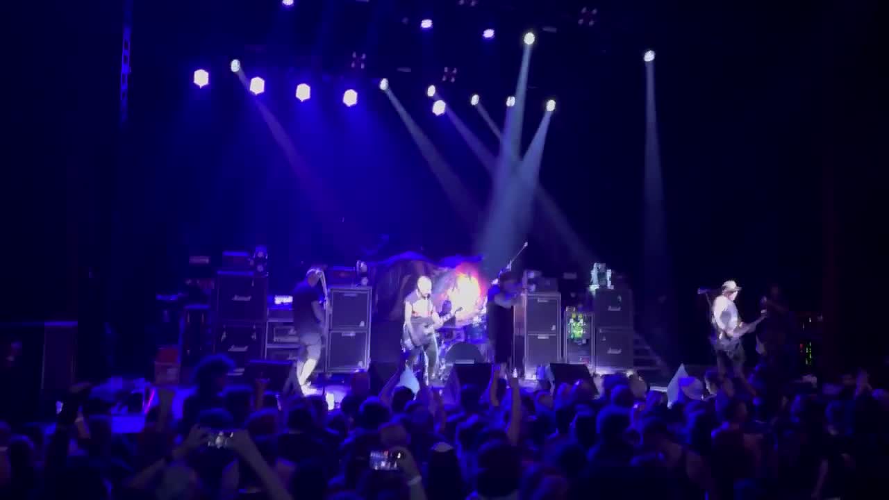 Clip: Agnostic Front (Agnostic Front at The Warfield)