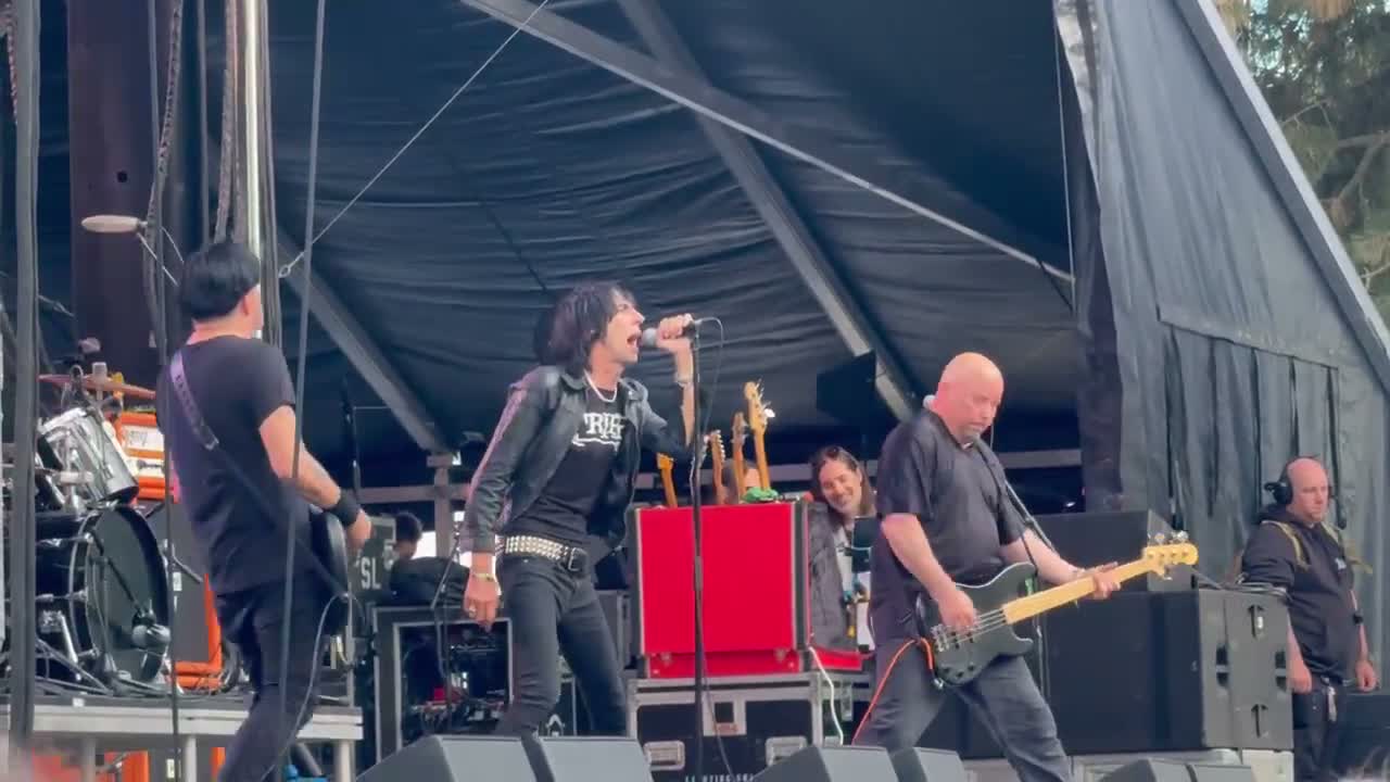Clip: The Ramones (The Ramones at Discovery Park (AfterShock))