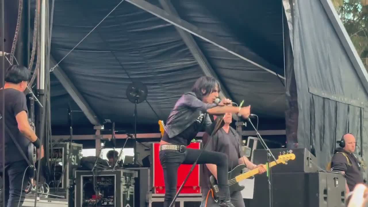 Clip: The Ramones (The Ramones at Discovery Park (AfterShock))
