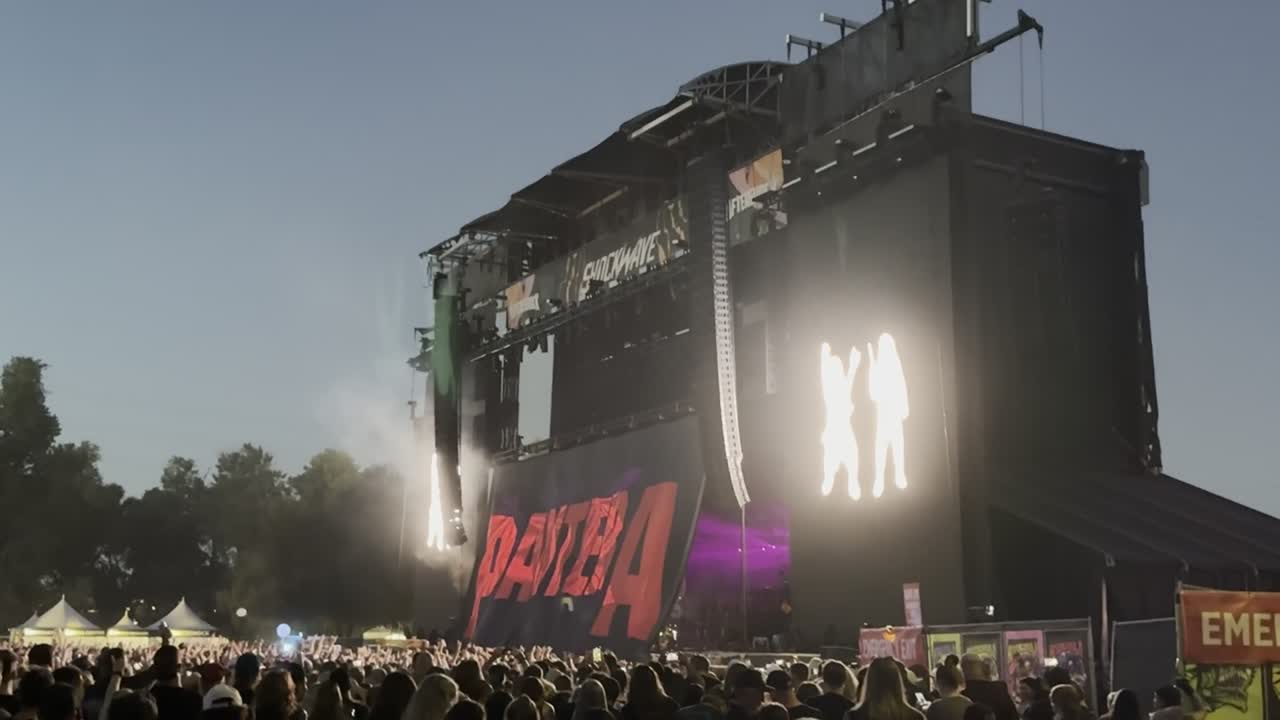 Clip: Pantera — Suicide Note Pt. II (Pantera at Discovery Park (AfterShock))