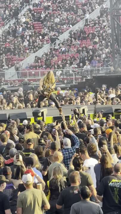 Clip: Pantera — Cemetery Gates (Pantera at Levi's Stadium)
