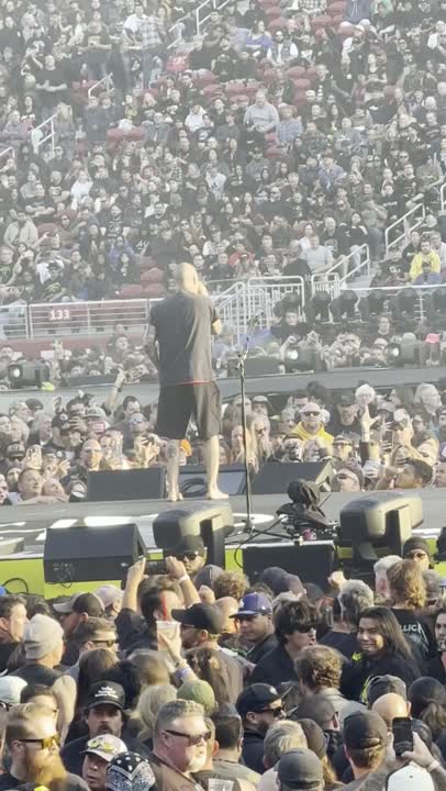 Clip: Pantera — This Love (Pantera at Levi's Stadium)
