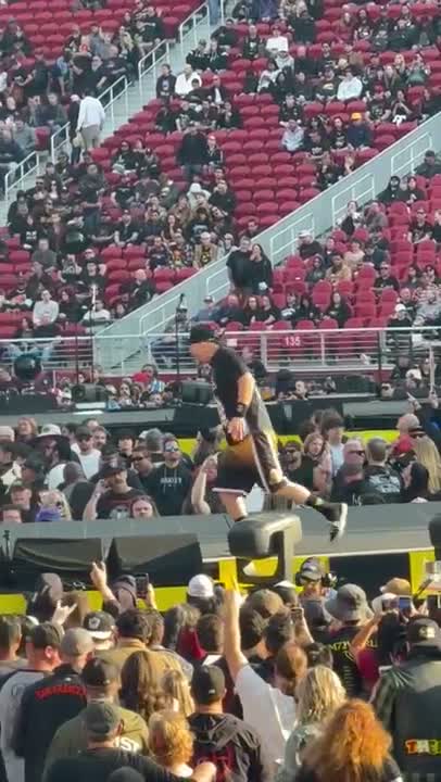 Clip: Suicidal Tendencies (Suicidal Tendencies at Levi's Stadium)