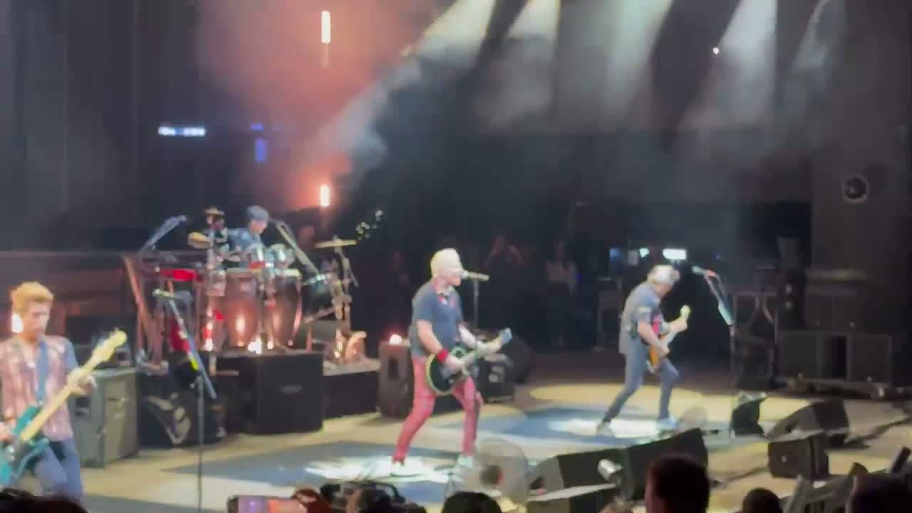 Clip: The Offspring (The Offspring at Shoreline Amphitheatre)