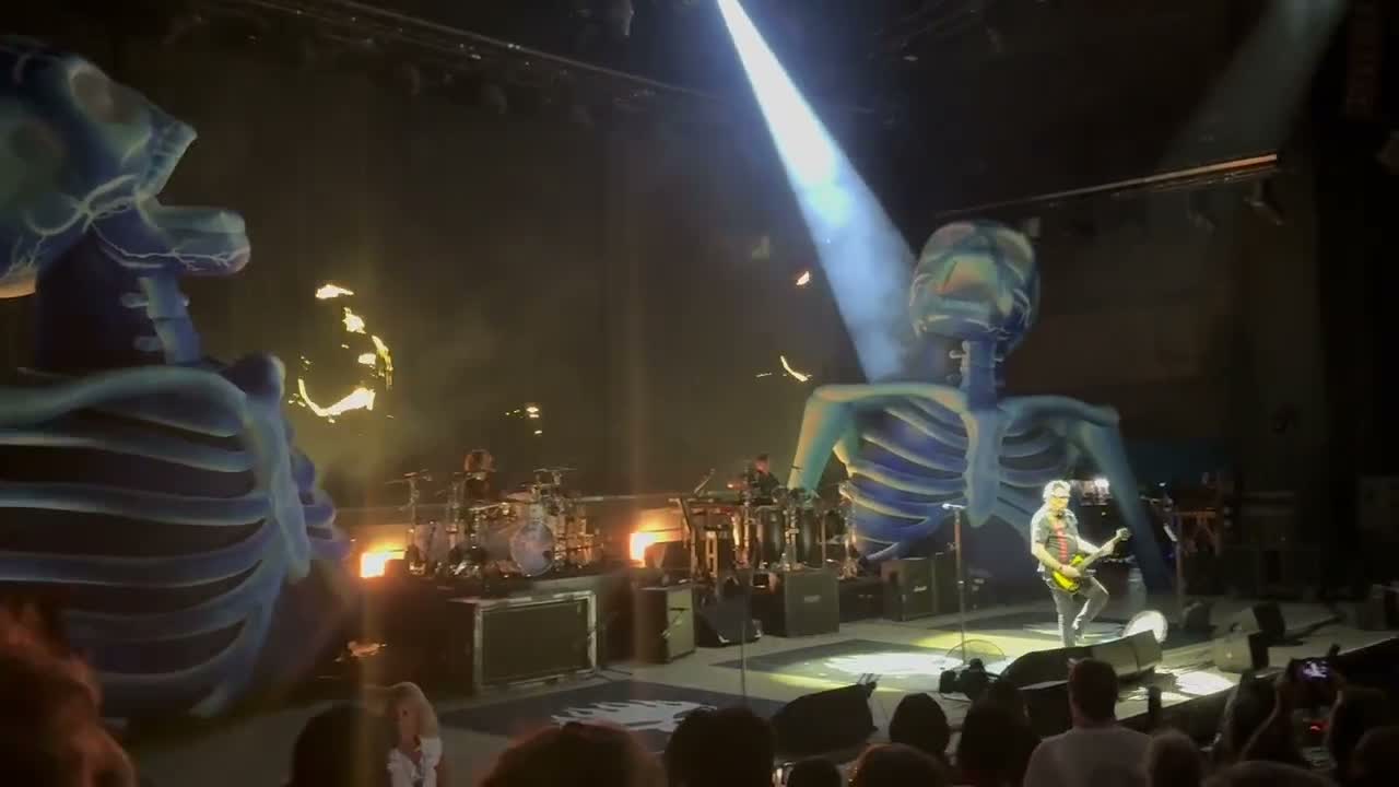 Clip: The Offspring (The Offspring at Shoreline Amphitheatre)