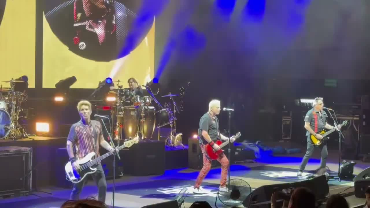 Clip: The Offspring (The Offspring at Shoreline Amphitheatre)