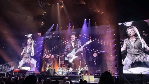 Photo: Journey — La Do Da (Journey at Golden 1 Center)