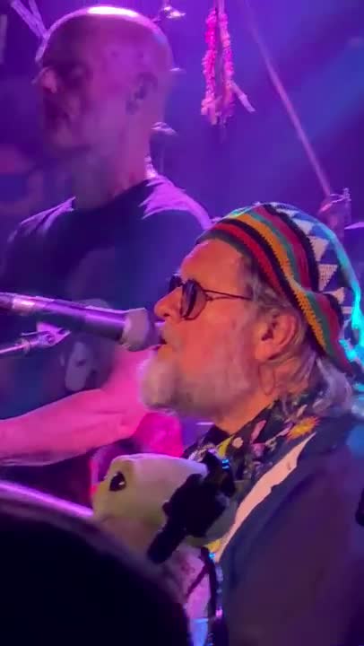 Clip: Aquarium (Aquarium at Whisky a Go Go)