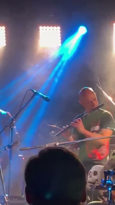 Clip: Aquarium (Aquarium at Whisky a Go Go)