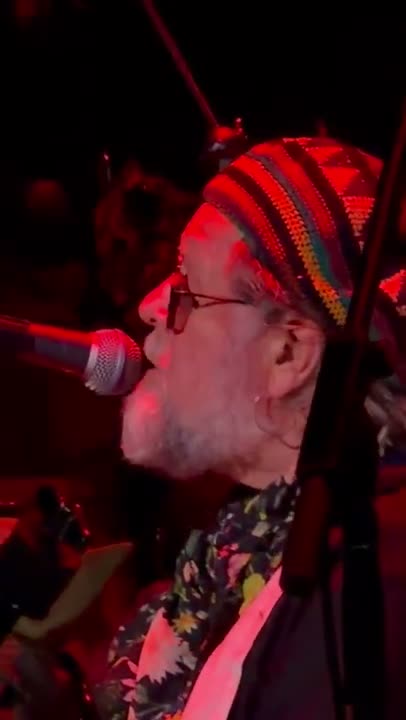 Clip: Aquarium (Aquarium at Whisky a Go Go)