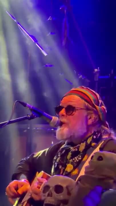 Clip: Aquarium (Aquarium at Whisky a Go Go)