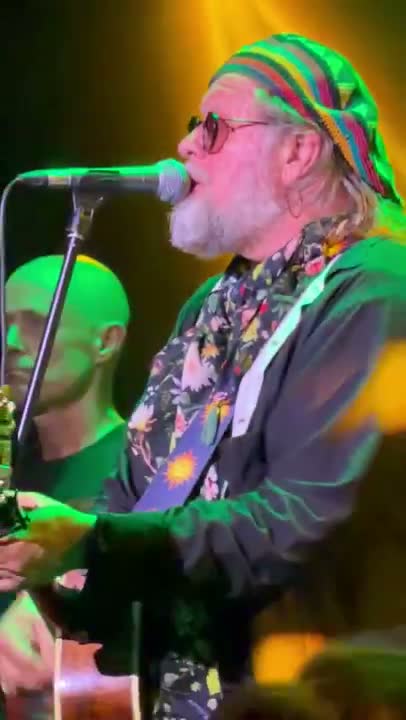Clip: Aquarium (Aquarium at Whisky a Go Go)