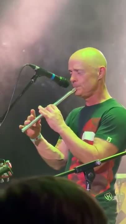 Clip: Aquarium (Aquarium at Whisky a Go Go)