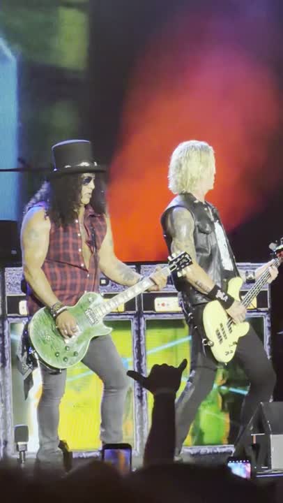 Guns N' Roses — Hard Skool at Busch Stadium