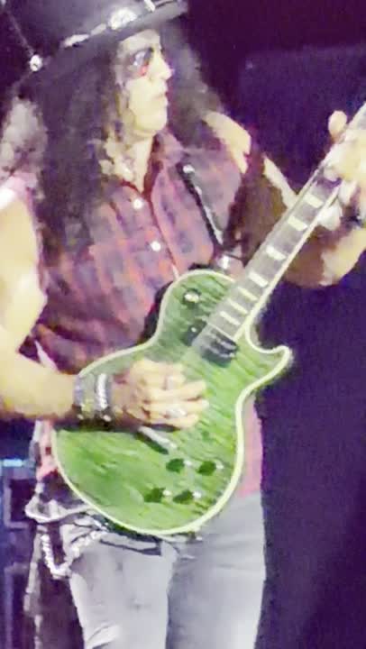 Guns N' Roses — Hard Skool at Busch Stadium