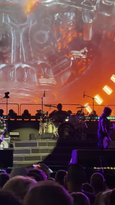 Guns N' Roses — Yesterdays at Busch Stadium