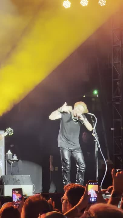 Guns N' Roses — Slither at Busch Stadium