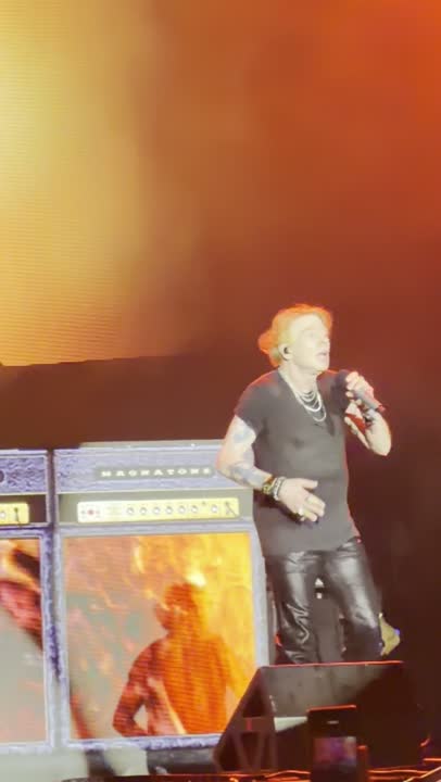 Guns N' Roses — Dead Horse at Busch Stadium