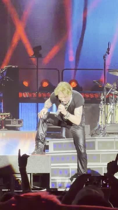 Guns N' Roses — Estranged at Busch Stadium