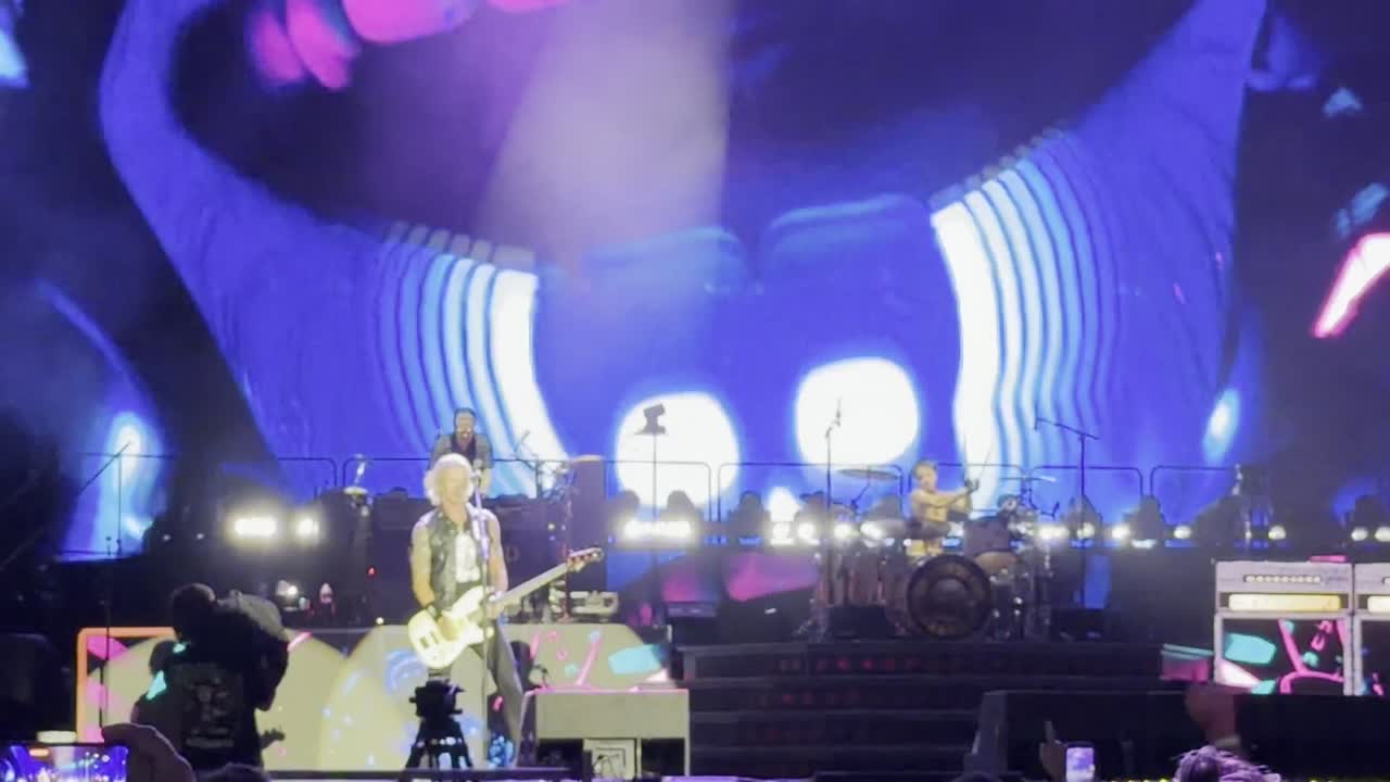 Guns N' Roses — Hard Skool at Busch Stadium