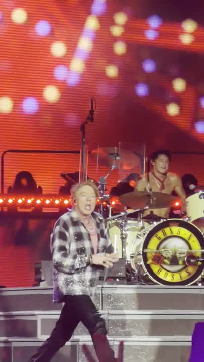 Guns N' Roses — Mr. Brownstone at Busch Stadium