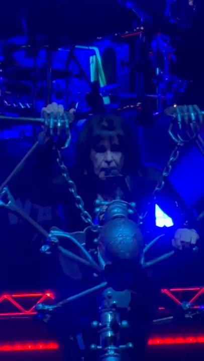 W.A.S.P. — Mr. Cool at The Wiltern