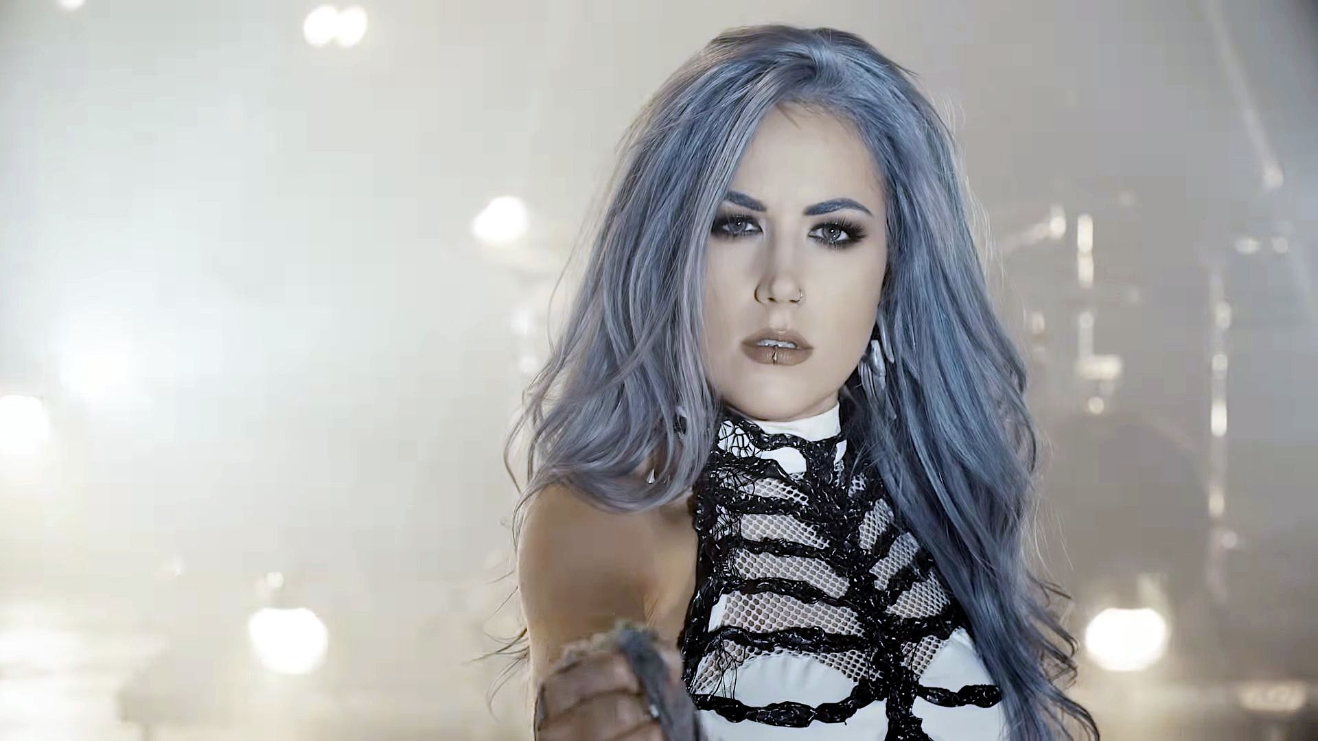 Photo 4 from Alissa White‐Gluz