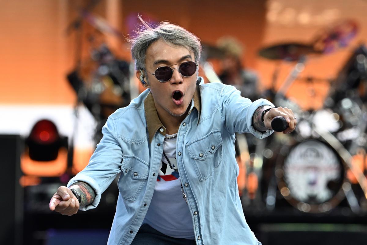 Photo 6 from Arnel Pineda
