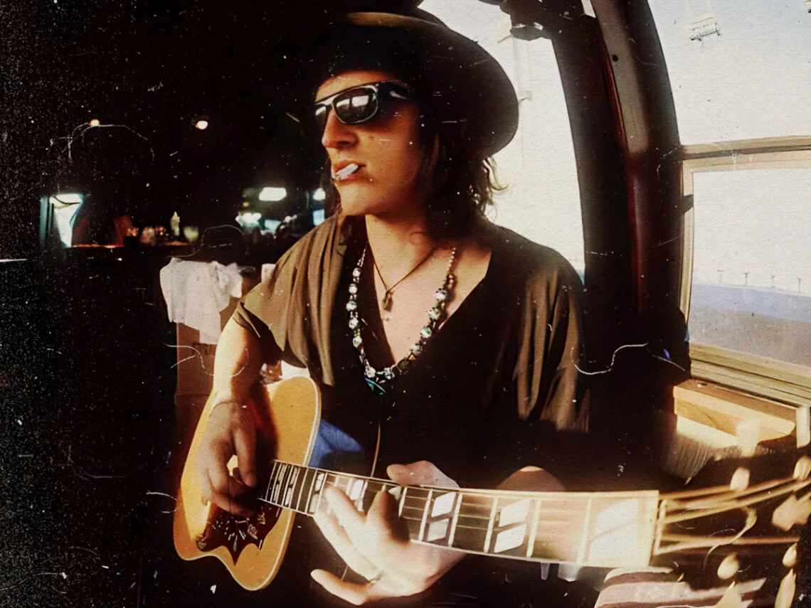 Photo 12 from Izzy Stradlin