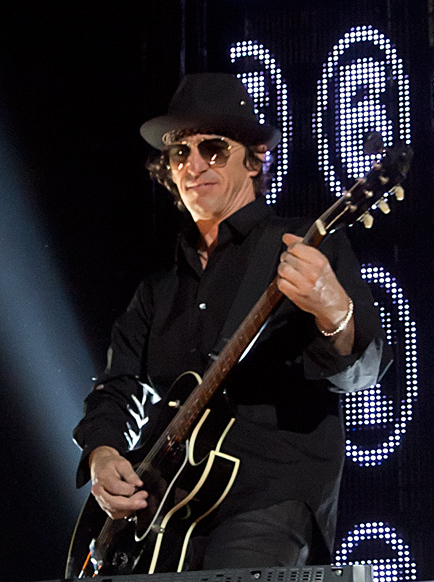 Photo 13 from Izzy Stradlin