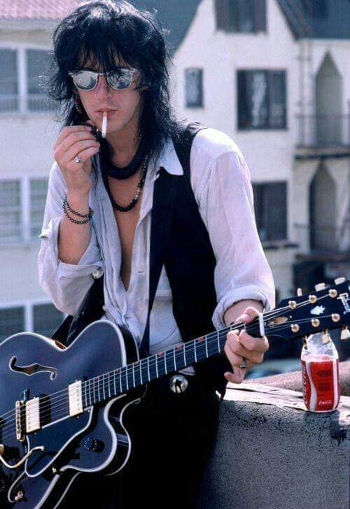 Photo 8 from Izzy Stradlin