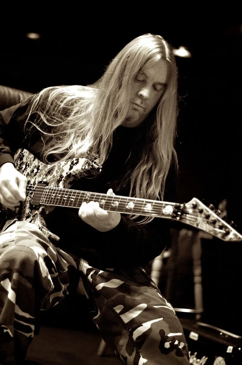 Photo 8 from Jeff Hanneman