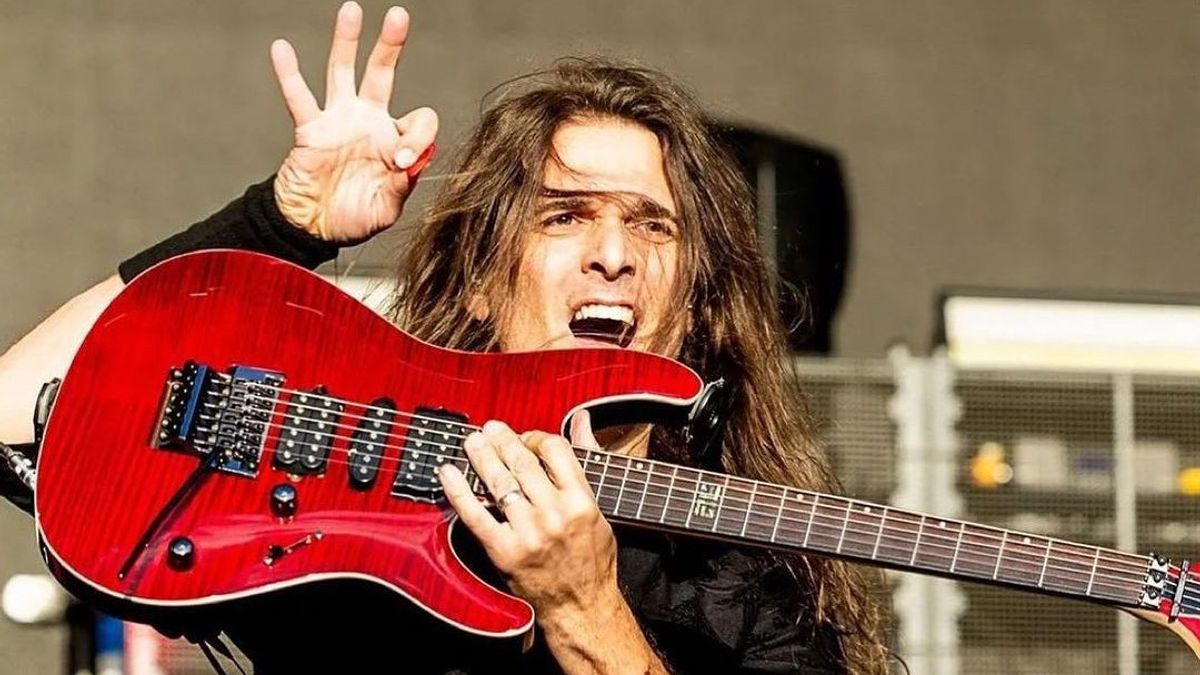 Photo 3 from Kiko Loureiro