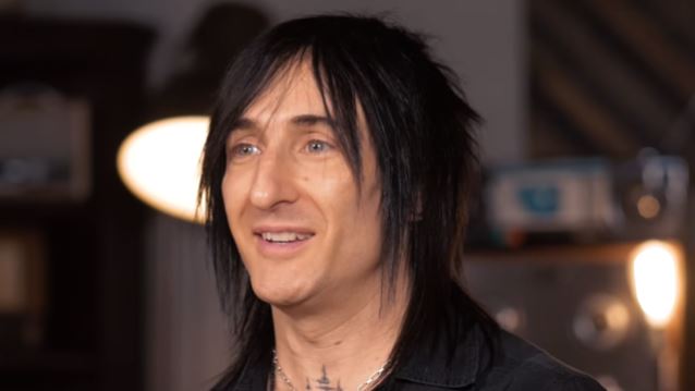 Photo 11 from Richard Fortus
